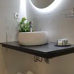 Sandra Hotel