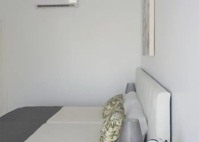 Sandra