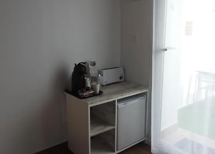 Sandra Hotel