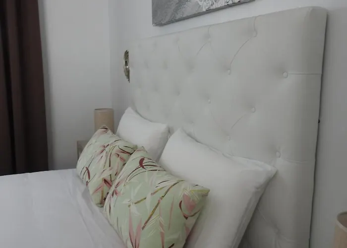 Sandra Hotel 3*
