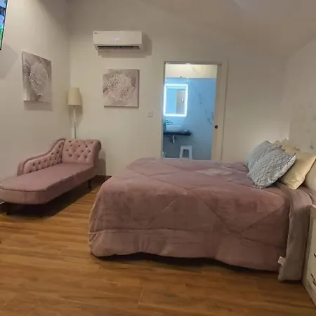 Sandra Hotel 3*